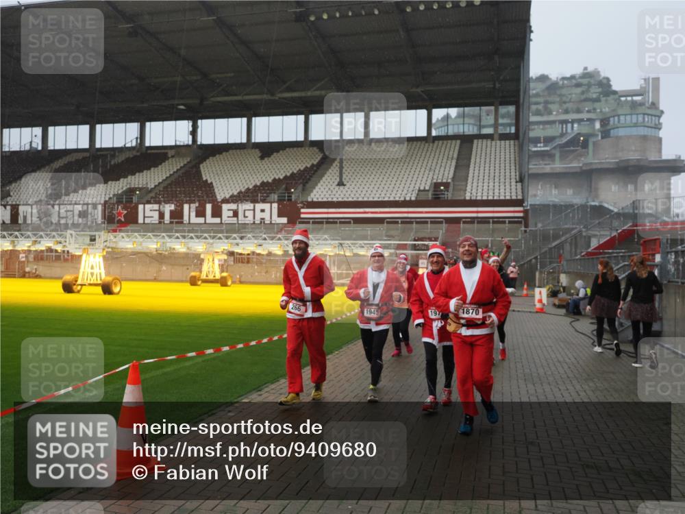 07.12.2025 - St. Pauli X-Mass-Run No. 15 Fabian Wolf http://msf.ph/oto/9409680 07.12.2025 11:09:34 Ziel 59, 66, 266, 330, 971, 1084, 1463, 1477, 1579, 1582, 1641, 1851, 1870, 1945, 1974, 2042, 3151, 4190, 4191 meine-sportfotos.de