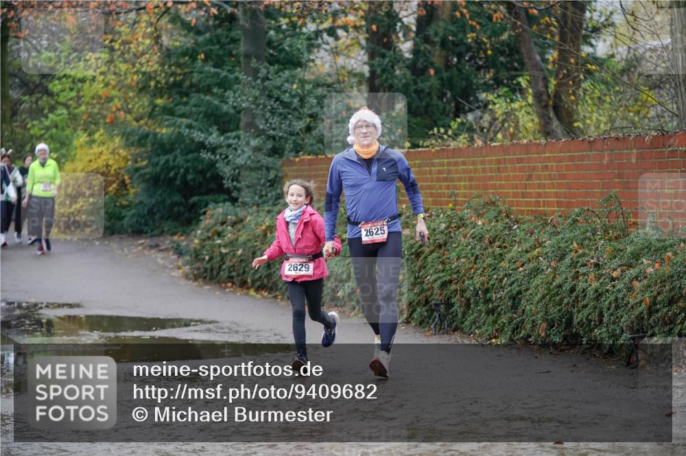 07.12.2025 - St. Pauli X-Mass-Run No. 15 Michael Burmester http://msf.ph/oto/9409682 07.12.2025 11:28:51 Laufen 2629, 2625 meine-sportfotos.de