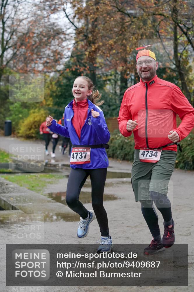 07.12.2025 - St. Pauli X-Mass-Run No. 15 Michael Burmester http://msf.ph/oto/9409687 07.12.2025 09:46:05 Laufen 15, 4737, 4734 meine-sportfotos.de