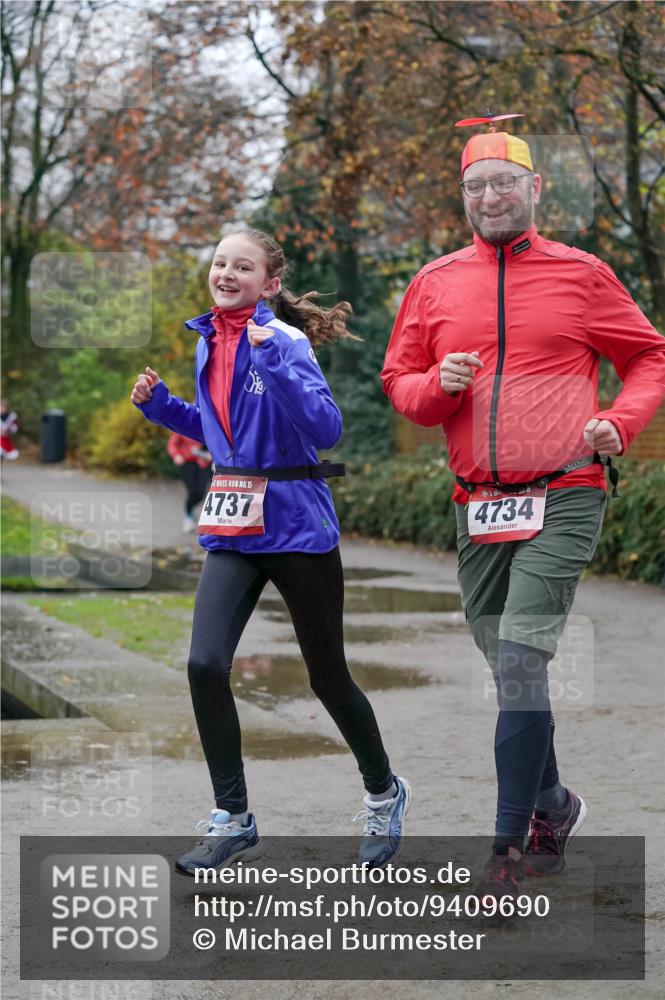 07.12.2025 - St. Pauli X-Mass-Run No. 15 Michael Burmester http://msf.ph/oto/9409690 07.12.2025 09:46:05 Laufen 15, 4737, 4734 meine-sportfotos.de