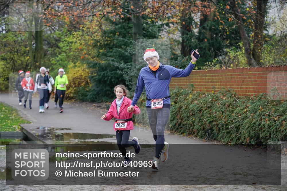 07.12.2025 - St. Pauli X-Mass-Run No. 15 Michael Burmester http://msf.ph/oto/9409691 07.12.2025 11:28:51 Laufen 2629, 2625 meine-sportfotos.de