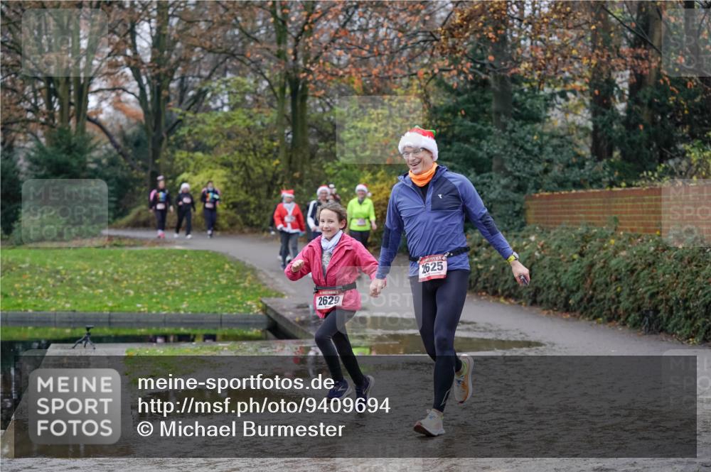 07.12.2025 - St. Pauli X-Mass-Run No. 15 Michael Burmester http://msf.ph/oto/9409694 07.12.2025 11:28:52 Laufen 2629, 2625 meine-sportfotos.de