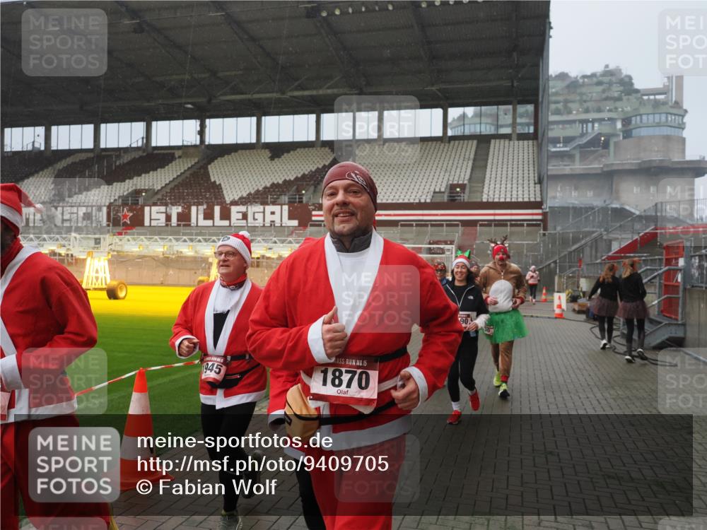 07.12.2025 - St. Pauli X-Mass-Run No. 15 Fabian Wolf http://msf.ph/oto/9409705 07.12.2025 11:09:36 Ziel 59, 66, 266, 330, 971, 1084, 1463, 1477, 1579, 1582, 1641, 1851, 1870, 1945, 1974, 2042, 3151, 4190, 4191 meine-sportfotos.de