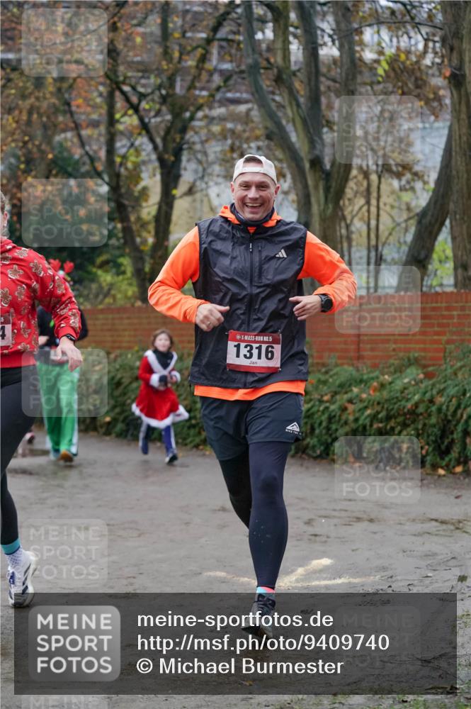 07.12.2025 - St. Pauli X-Mass-Run No. 15 Michael Burmester http://msf.ph/oto/9409740 07.12.2025 09:46:14 Laufen 4, 5, 1316 meine-sportfotos.de