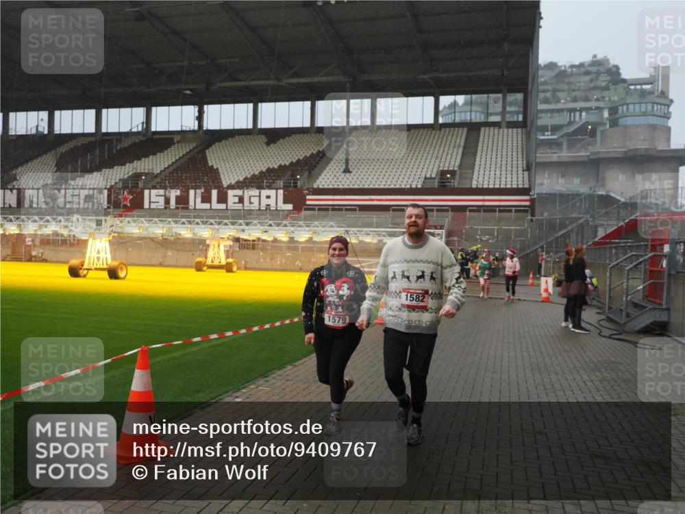 07.12.2025 - St. Pauli X-Mass-Run No. 15 Fabian Wolf http://msf.ph/oto/9409767 07.12.2025 11:09:40 Ziel 59, 66, 266, 330, 814, 971, 1084, 1157, 1463, 1579, 1582, 1851, 1870, 1945, 1974, 2042, 3151, 4190, 4191 meine-sportfotos.de