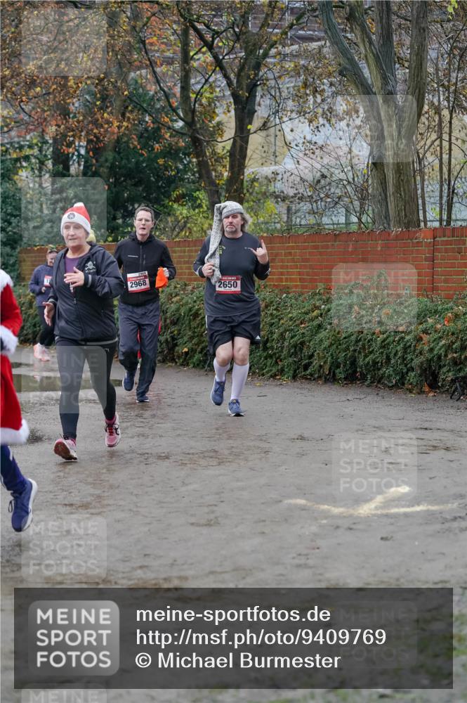 07.12.2025 - St. Pauli X-Mass-Run No. 15 Michael Burmester http://msf.ph/oto/9409769 07.12.2025 09:46:17 Laufen 2968, 2650 meine-sportfotos.de