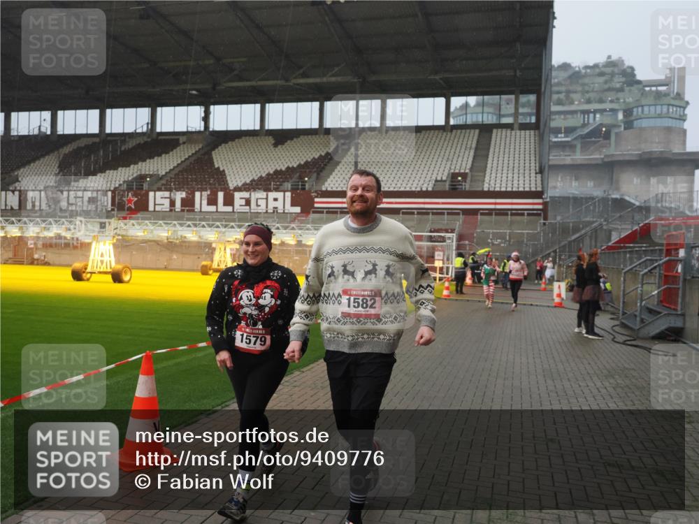 07.12.2025 - St. Pauli X-Mass-Run No. 15 Fabian Wolf http://msf.ph/oto/9409776 07.12.2025 11:09:40 Ziel 59, 66, 266, 330, 814, 971, 1084, 1157, 1463, 1579, 1582, 1851, 1870, 1945, 1974, 2042, 3151, 4190, 4191 meine-sportfotos.de