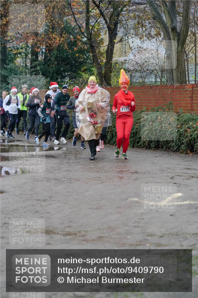 07.12.2025 - St. Pauli X-Mass-Run No. 15 Michael Burmester http://msf.ph/oto/9409790 07.12.2025 09:46:20 Laufen 3904, 27, 275, 2177 meine-sportfotos.de
