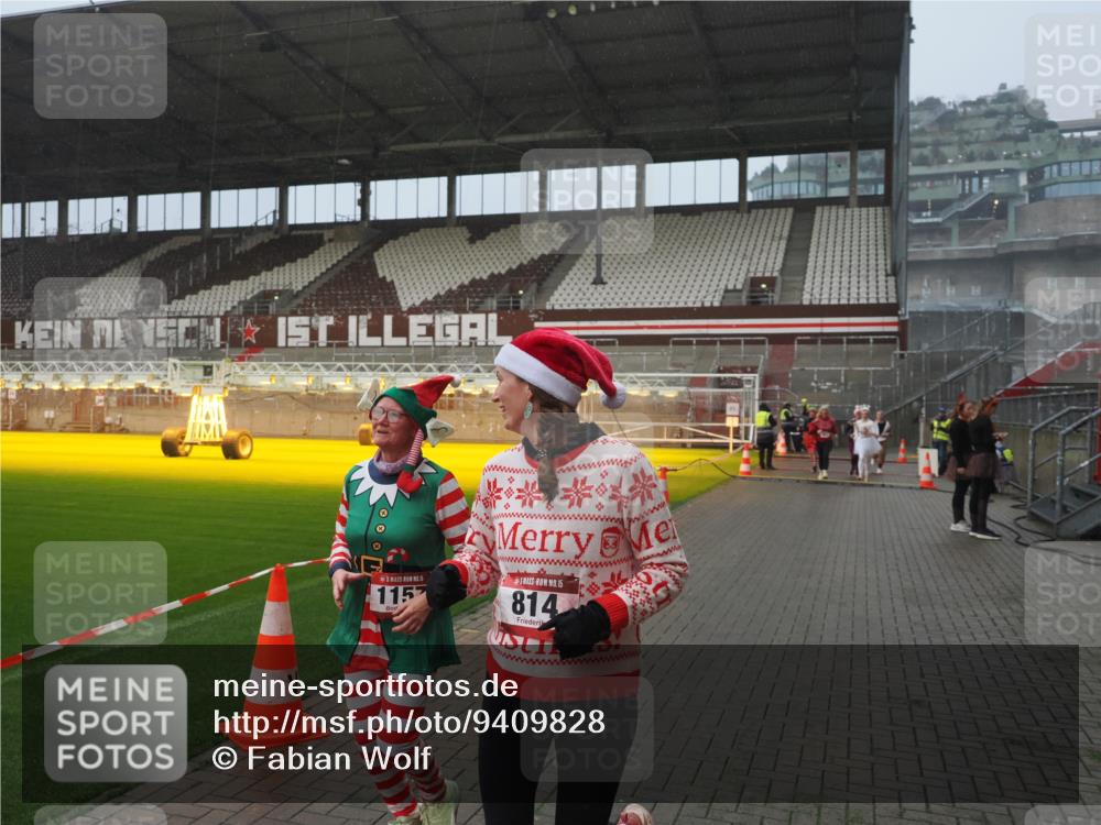 07.12.2025 - St. Pauli X-Mass-Run No. 15 Fabian Wolf http://msf.ph/oto/9409828 07.12.2025 11:09:47 Ziel 59, 66, 330, 696, 720, 737, 814, 863, 1157, 1163, 1579, 1582, 4190 meine-sportfotos.de