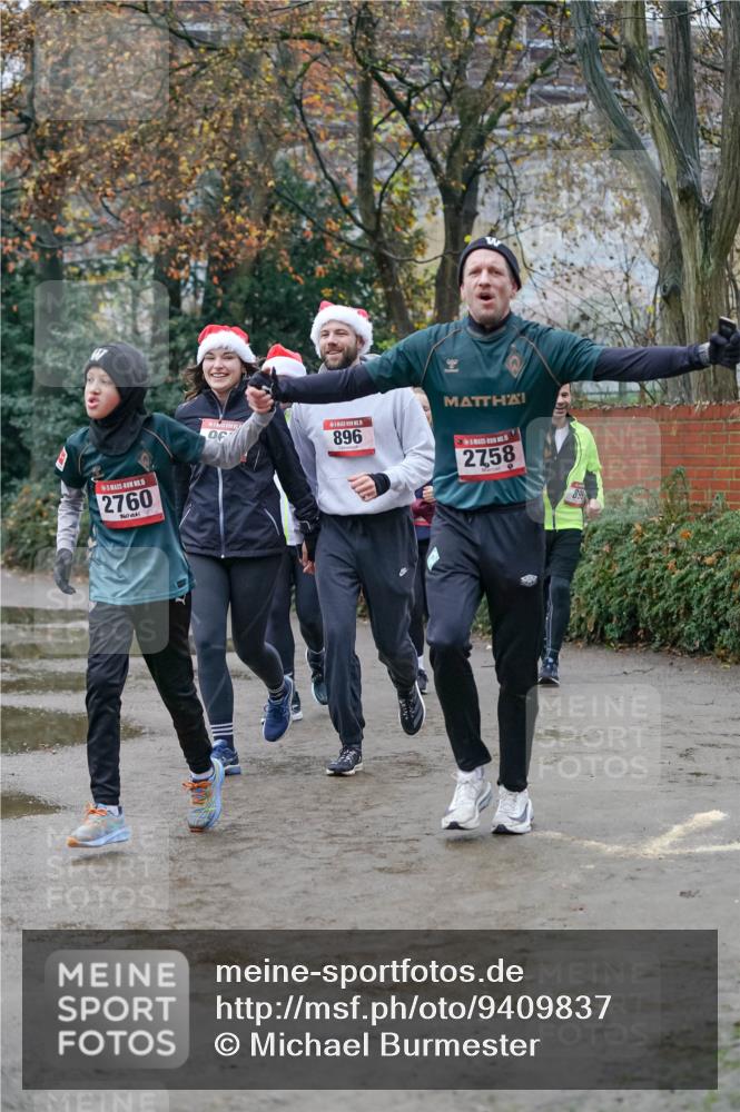 07.12.2025 - St. Pauli X-Mass-Run No. 15 Michael Burmester http://msf.ph/oto/9409837 07.12.2025 09:46:25 Laufen 2760, 15, 896, 2758, 8, 99 meine-sportfotos.de