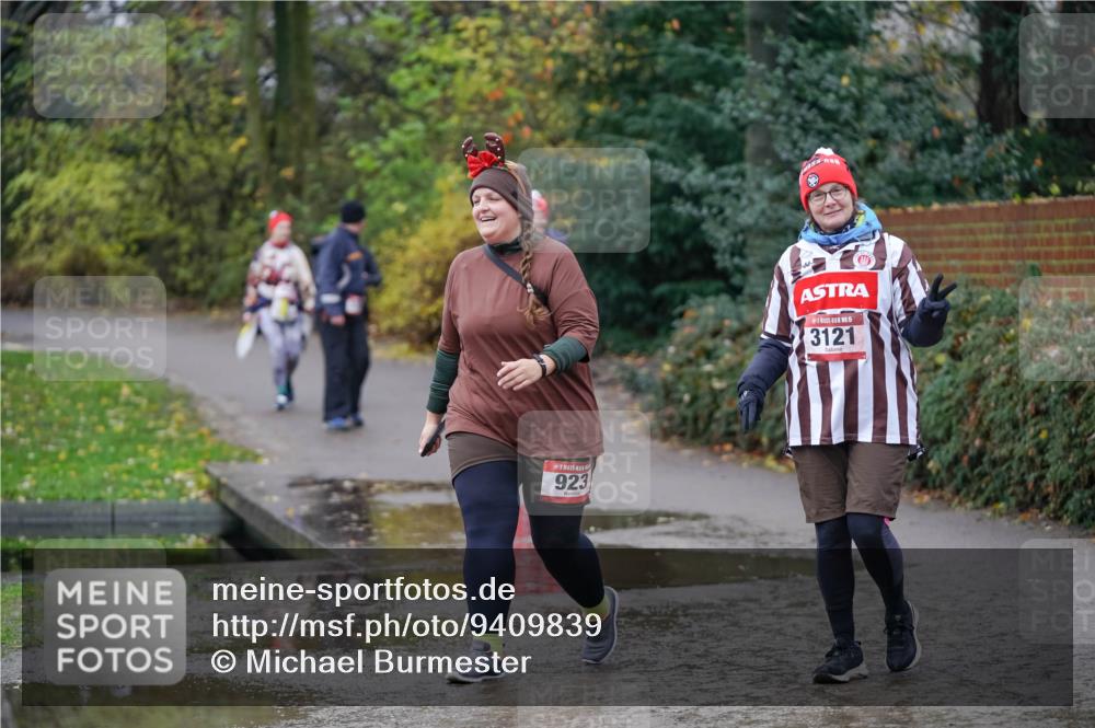 07.12.2025 - St. Pauli X-Mass-Run No. 15 Michael Burmester http://msf.ph/oto/9409839 07.12.2025 11:29:56 Laufen 923, 15, 3121 meine-sportfotos.de