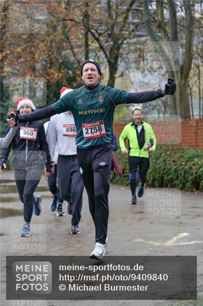 07.12.2025 - St. Pauli X-Mass-Run No. 15 Michael Burmester http://msf.ph/oto/9409840 07.12.2025 09:46:26 Laufen 960, 96, 896, 15, 2758, 5, 09, 46 meine-sportfotos.de
