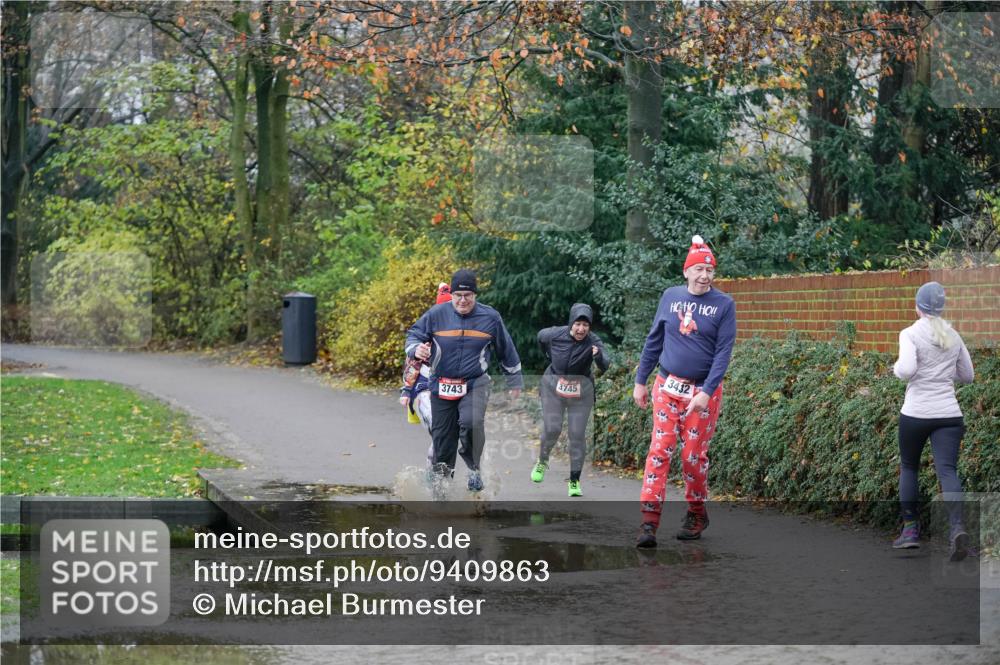07.12.2025 - St. Pauli X-Mass-Run No. 15 Michael Burmester http://msf.ph/oto/9409863 07.12.2025 11:30:05 Laufen 3743, 3745, 3432 meine-sportfotos.de