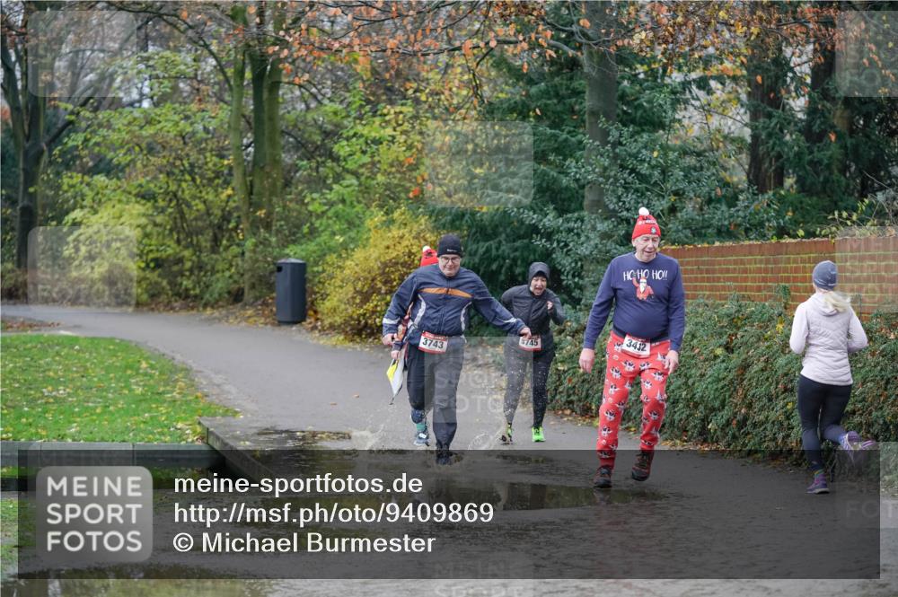 07.12.2025 - St. Pauli X-Mass-Run No. 15 Michael Burmester http://msf.ph/oto/9409869 07.12.2025 11:30:05 Laufen 3743, 5745, 3432 meine-sportfotos.de
