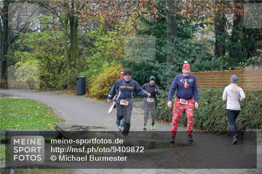 07.12.2025 - St. Pauli X-Mass-Run No. 15 Michael Burmester http://msf.ph/oto/9409872 07.12.2025 11:30:05 Laufen 3743, 3745, 3432 meine-sportfotos.de