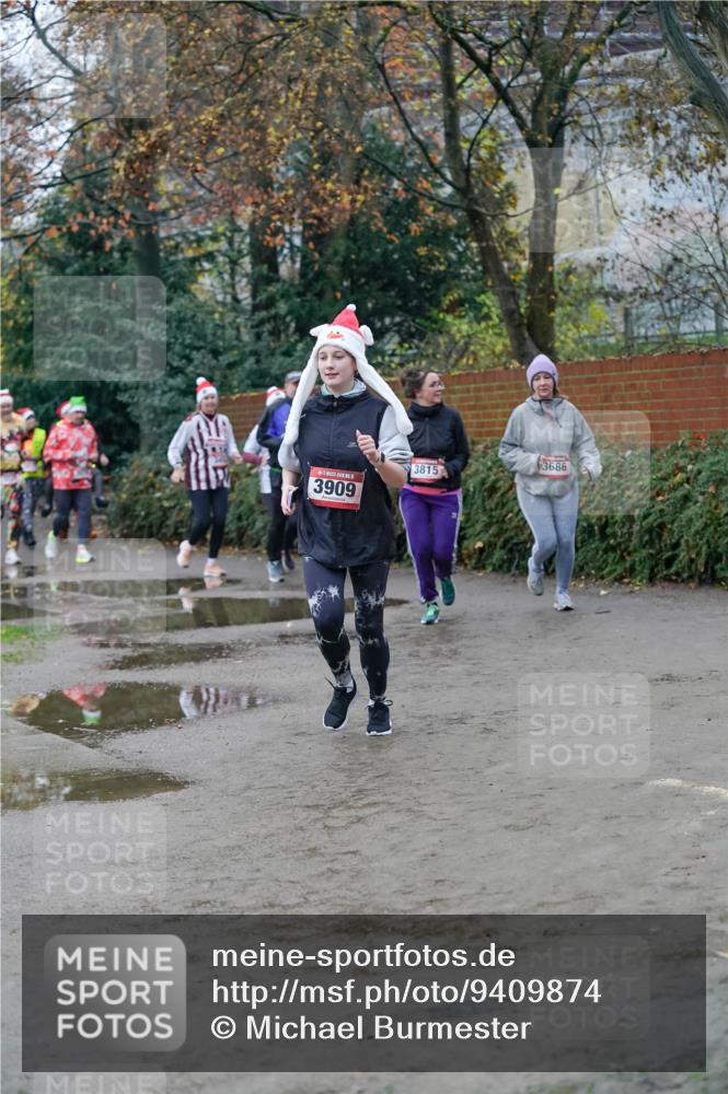 07.12.2025 - St. Pauli X-Mass-Run No. 15 Michael Burmester http://msf.ph/oto/9409874 07.12.2025 09:46:40 Laufen 5, 3909, 3815, 3686 meine-sportfotos.de