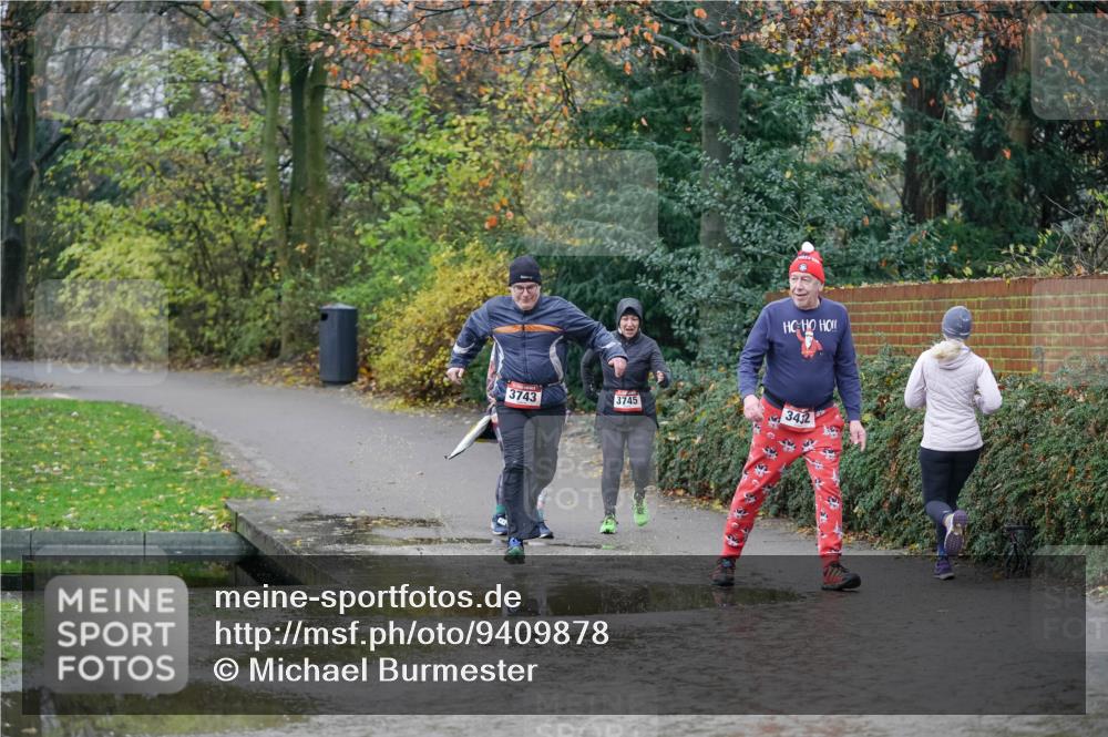 07.12.2025 - St. Pauli X-Mass-Run No. 15 Michael Burmester http://msf.ph/oto/9409878 07.12.2025 11:30:06 Laufen 3743, 3745, 3432 meine-sportfotos.de