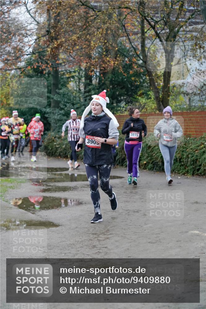 07.12.2025 - St. Pauli X-Mass-Run No. 15 Michael Burmester http://msf.ph/oto/9409880 07.12.2025 09:46:40 Laufen 3903, 3815, 3686 meine-sportfotos.de