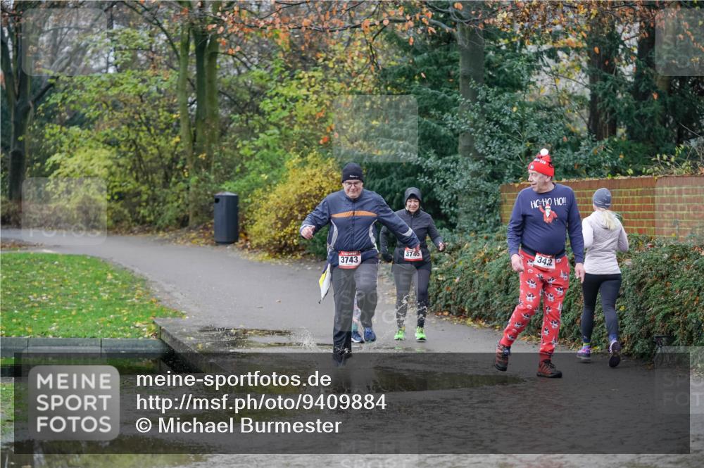 07.12.2025 - St. Pauli X-Mass-Run No. 15 Michael Burmester http://msf.ph/oto/9409884 07.12.2025 11:30:06 Laufen 3743, 3746, 3412 meine-sportfotos.de
