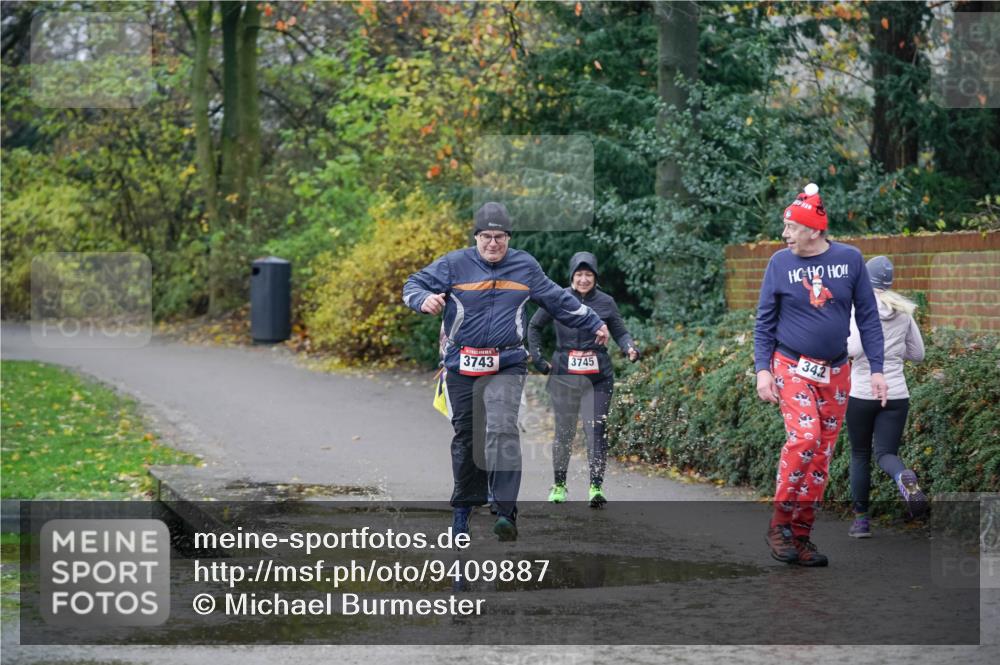 07.12.2025 - St. Pauli X-Mass-Run No. 15 Michael Burmester http://msf.ph/oto/9409887 07.12.2025 11:30:06 Laufen 3743, 3745, 342 meine-sportfotos.de