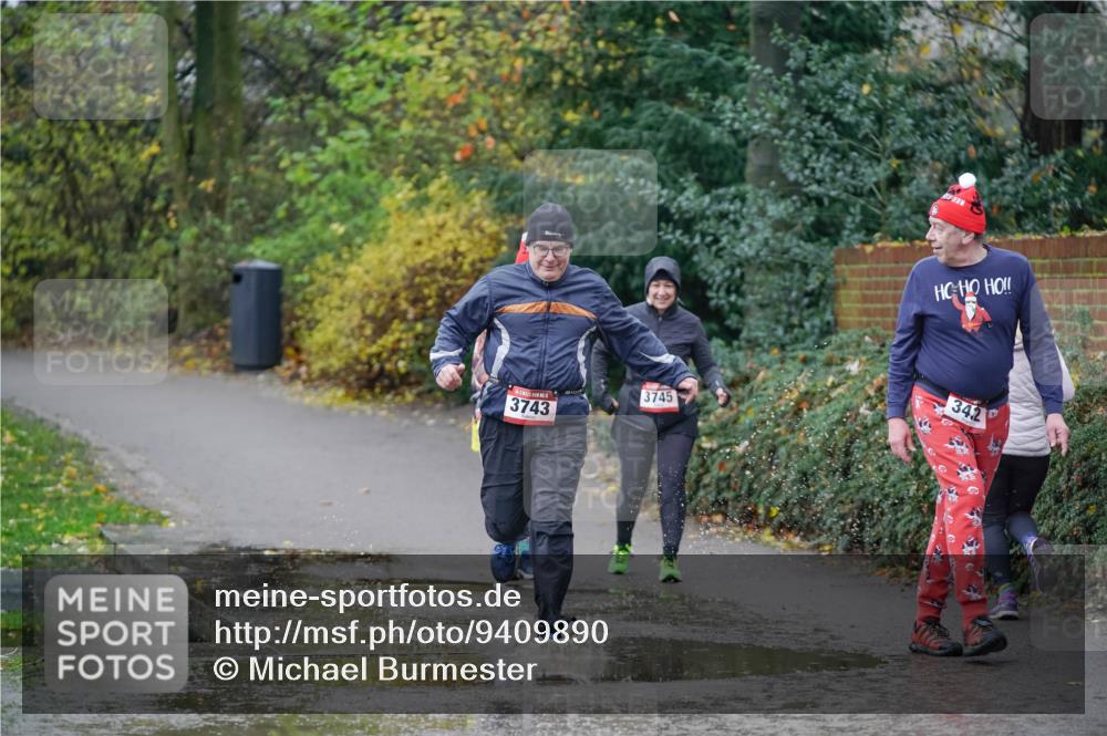 07.12.2025 - St. Pauli X-Mass-Run No. 15 Michael Burmester http://msf.ph/oto/9409890 07.12.2025 11:30:06 Laufen 3743, 3745, 342 meine-sportfotos.de