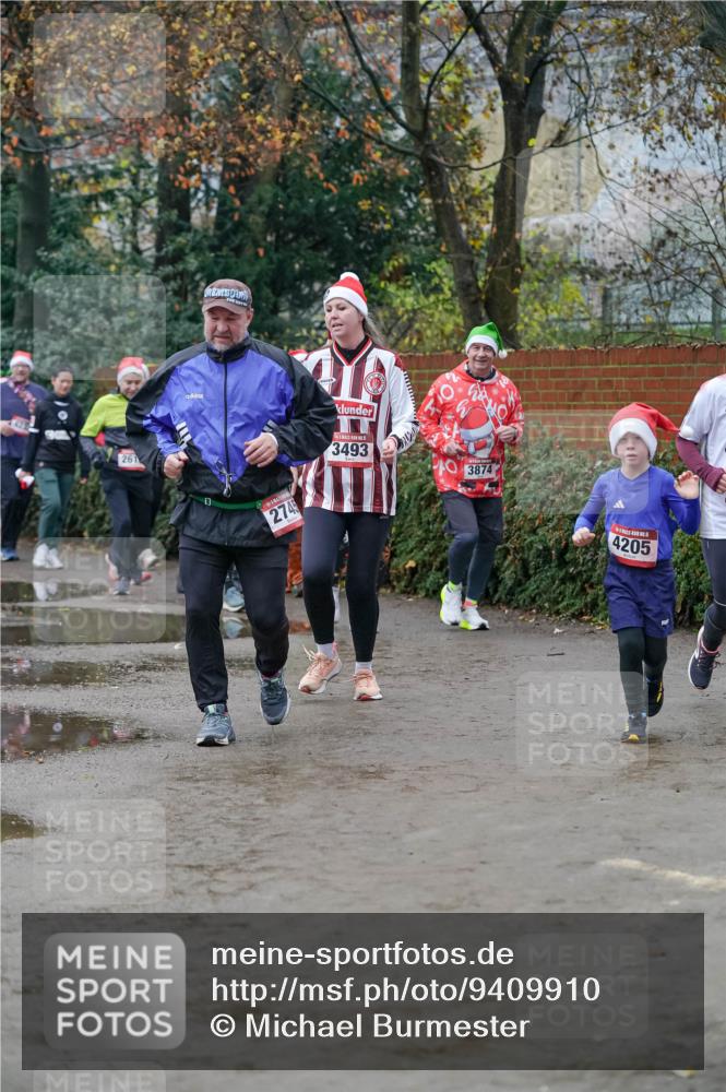 07.12.2025 - St. Pauli X-Mass-Run No. 15 Michael Burmester http://msf.ph/oto/9409910 07.12.2025 09:46:45 Laufen 261, 3493, 3874, 2745, 4205 meine-sportfotos.de
