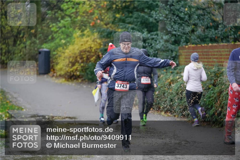 07.12.2025 - St. Pauli X-Mass-Run No. 15 Michael Burmester http://msf.ph/oto/9409911 07.12.2025 11:30:07 Laufen 15, 3743, 3745 meine-sportfotos.de