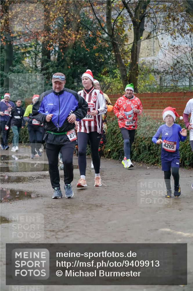 07.12.2025 - St. Pauli X-Mass-Run No. 15 Michael Burmester http://msf.ph/oto/9409913 07.12.2025 09:46:45 Laufen 2618, 274, 493, 3874, 4205 meine-sportfotos.de
