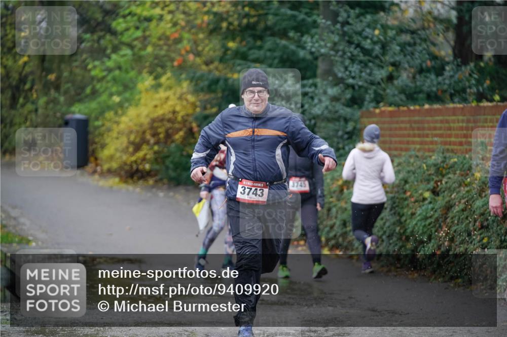 07.12.2025 - St. Pauli X-Mass-Run No. 15 Michael Burmester http://msf.ph/oto/9409920 07.12.2025 11:30:07 Laufen 15, 3743, 3745 meine-sportfotos.de