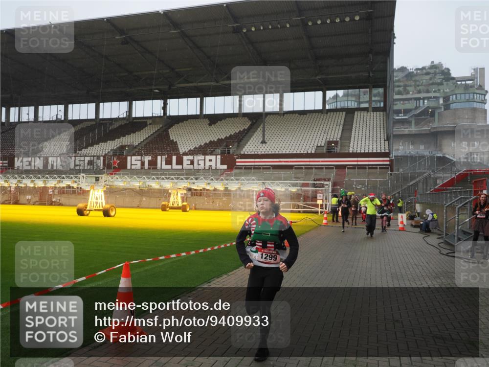 07.12.2025 - St. Pauli X-Mass-Run No. 15 Fabian Wolf http://msf.ph/oto/9409933 07.12.2025 11:10:17 Ziel 42, 53, 980, 1298, 1299, 1697, 2371 meine-sportfotos.de