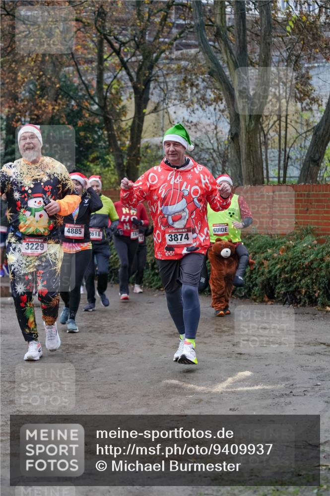 07.12.2025 - St. Pauli X-Mass-Run No. 15 Michael Burmester http://msf.ph/oto/9409937 07.12.2025 09:46:48 Laufen 3229, 4885, 2618, 15, 16, 3874 meine-sportfotos.de