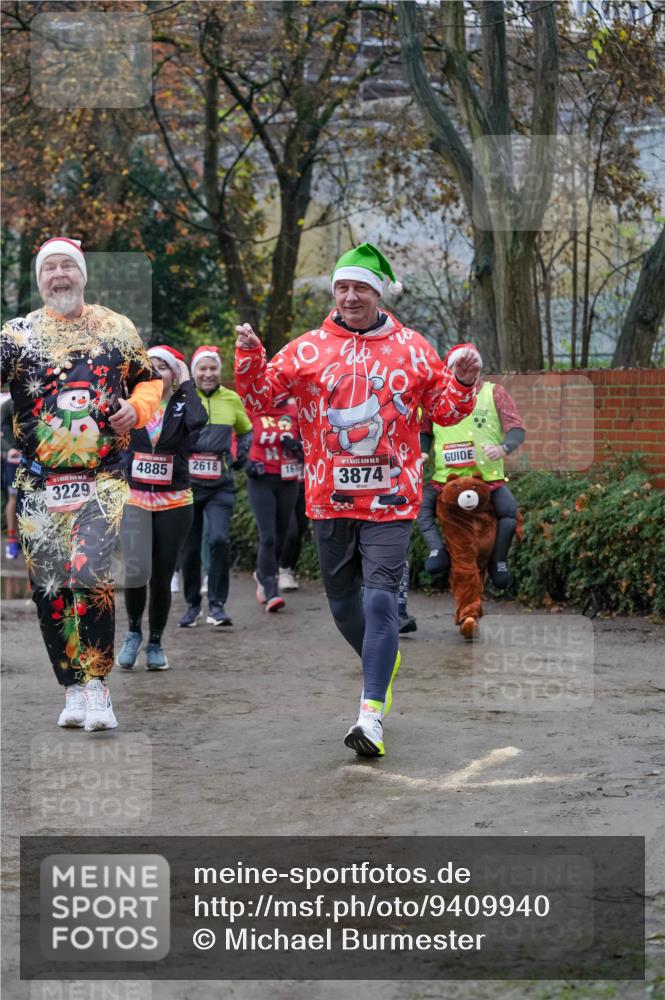 07.12.2025 - St. Pauli X-Mass-Run No. 15 Michael Burmester http://msf.ph/oto/9409940 07.12.2025 09:46:48 Laufen 4885, 2618, 12, 16, 3229, 15, 0, 3874 meine-sportfotos.de