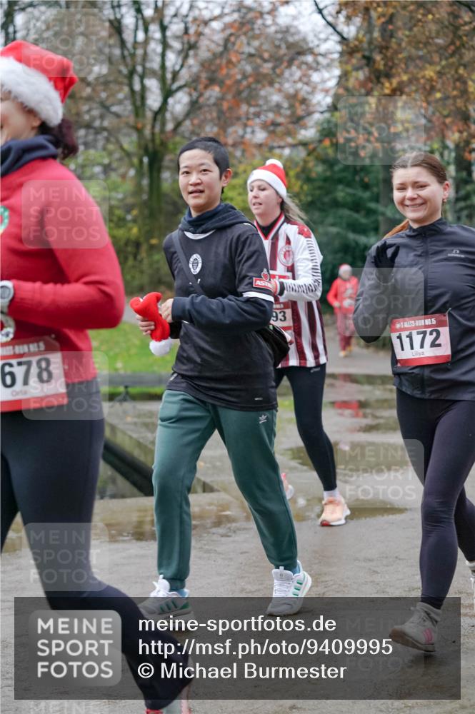 07.12.2025 - St. Pauli X-Mass-Run No. 15 Michael Burmester http://msf.ph/oto/9409995 07.12.2025 09:46:54 Laufen 678, 93, 15, 1172 meine-sportfotos.de