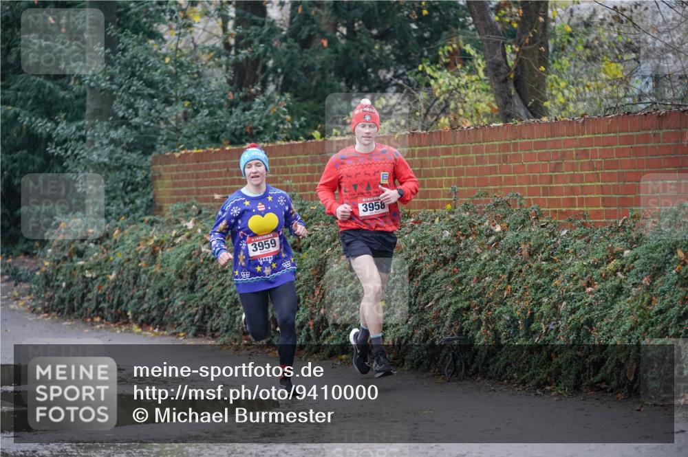 07.12.2025 - St. Pauli X-Mass-Run No. 15 Michael Burmester http://msf.ph/oto/9410000 07.12.2025 11:38:02 Laufen 3959, 3958 meine-sportfotos.de