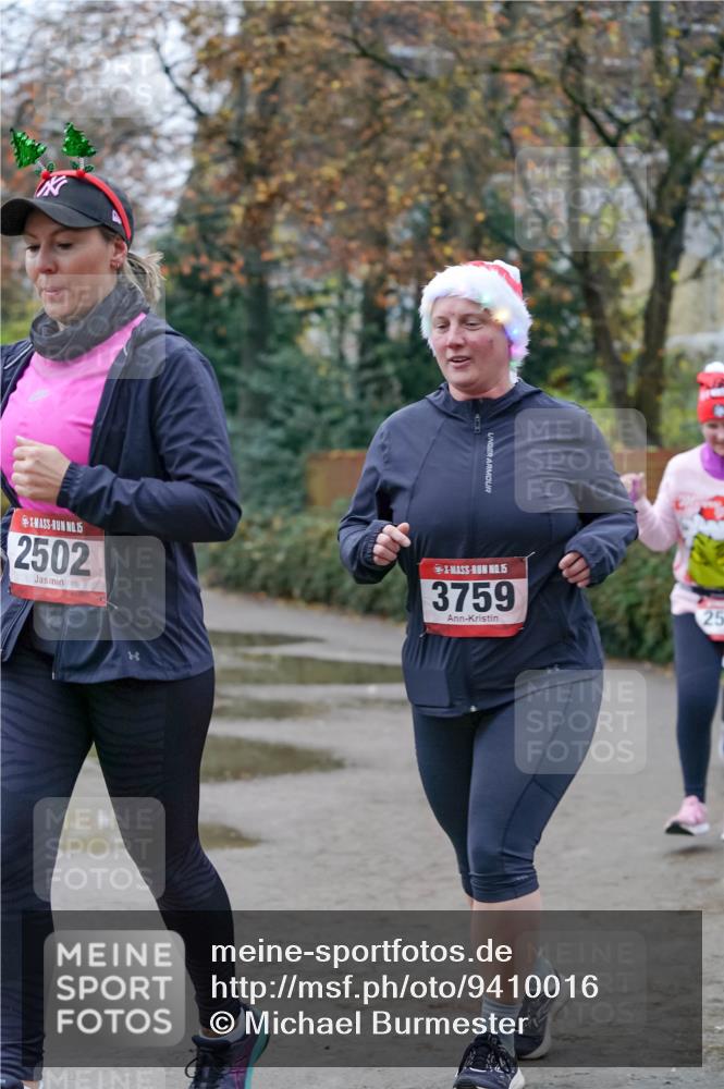 07.12.2025 - St. Pauli X-Mass-Run No. 15 Michael Burmester http://msf.ph/oto/9410016 07.12.2025 09:46:58 Laufen 15, 2502, 15, 3759, 25 meine-sportfotos.de