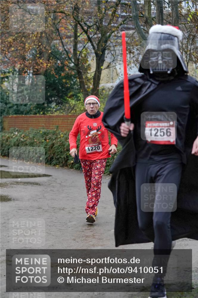 07.12.2025 - St. Pauli X-Mass-Run No. 15 Michael Burmester http://msf.ph/oto/9410051 07.12.2025 09:47:02 Laufen 1220, 1256 meine-sportfotos.de