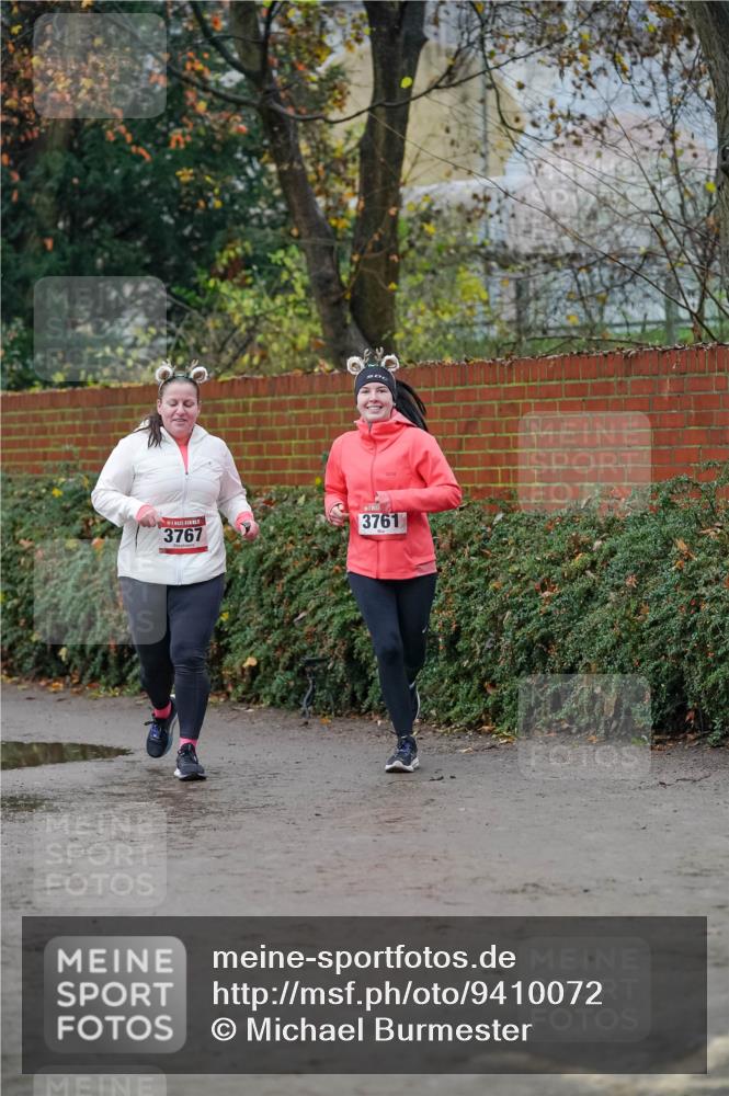 07.12.2025 - St. Pauli X-Mass-Run No. 15 Michael Burmester http://msf.ph/oto/9410072 07.12.2025 09:47:08 Laufen 3761, 3767 meine-sportfotos.de