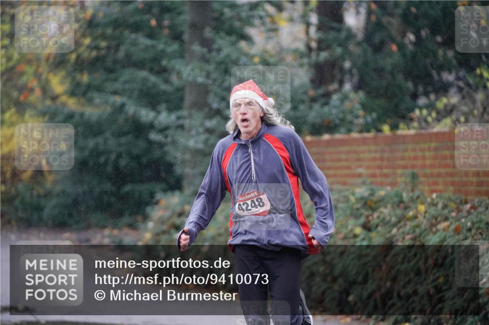 07.12.2025 - St. Pauli X-Mass-Run No. 15 Michael Burmester http://msf.ph/oto/9410073 07.12.2025 11:38:19 Laufen 15, 4248 meine-sportfotos.de