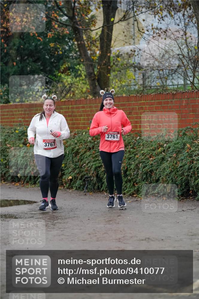 07.12.2025 - St. Pauli X-Mass-Run No. 15 Michael Burmester http://msf.ph/oto/9410077 07.12.2025 09:47:08 Laufen 3767, 3761 meine-sportfotos.de