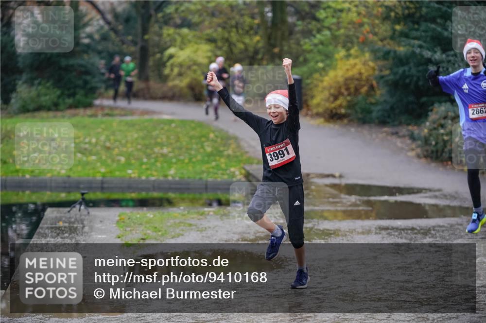 07.12.2025 - St. Pauli X-Mass-Run No. 15 Michael Burmester http://msf.ph/oto/9410168 07.12.2025 11:39:06 Laufen 15, 3991, 2862 meine-sportfotos.de