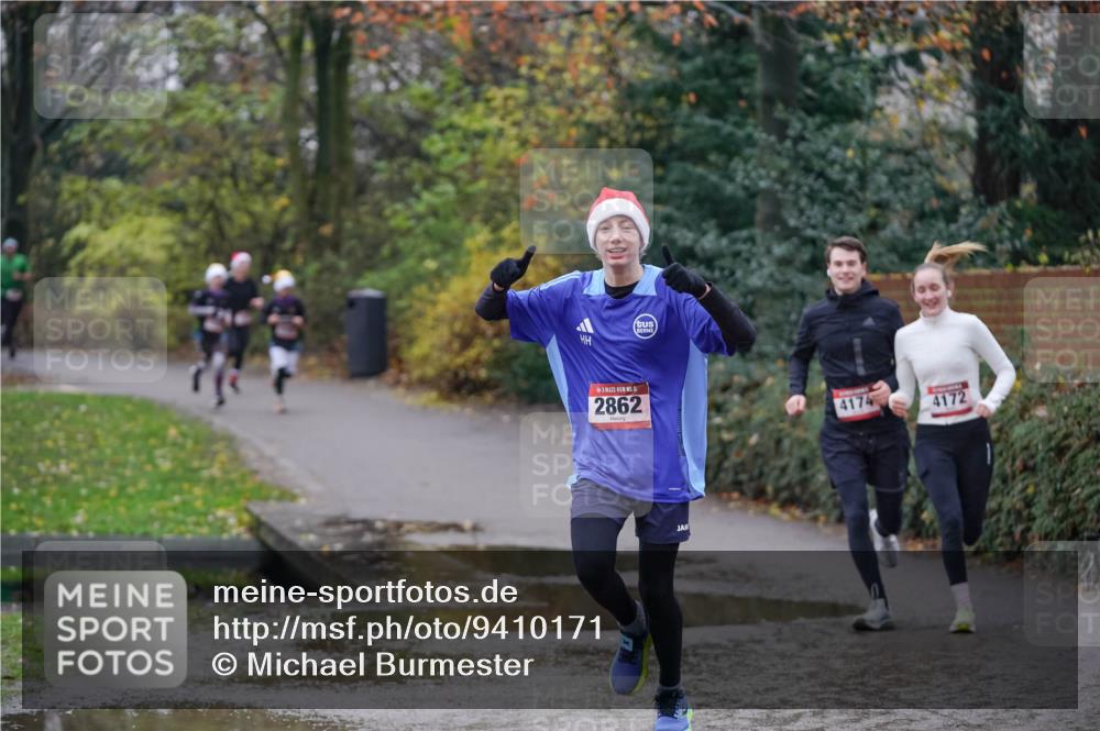 07.12.2025 - St. Pauli X-Mass-Run No. 15 Michael Burmester http://msf.ph/oto/9410171 07.12.2025 11:39:07 Laufen 15, 2862, 4174, 4172 meine-sportfotos.de
