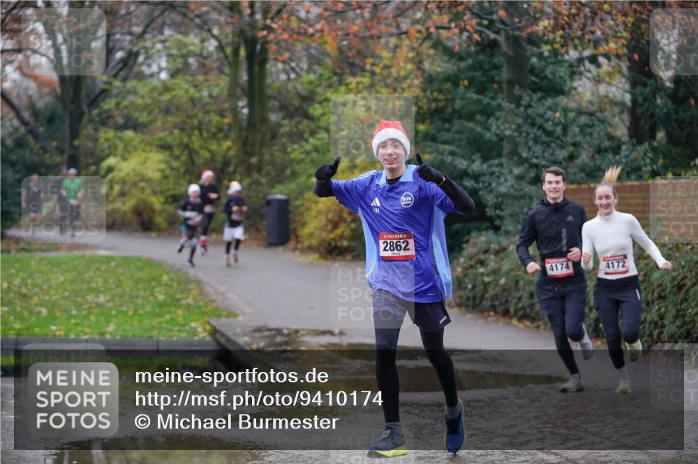 07.12.2025 - St. Pauli X-Mass-Run No. 15 Michael Burmester http://msf.ph/oto/9410174 07.12.2025 11:39:07 Laufen 15, 2862, 4174, 4172 meine-sportfotos.de