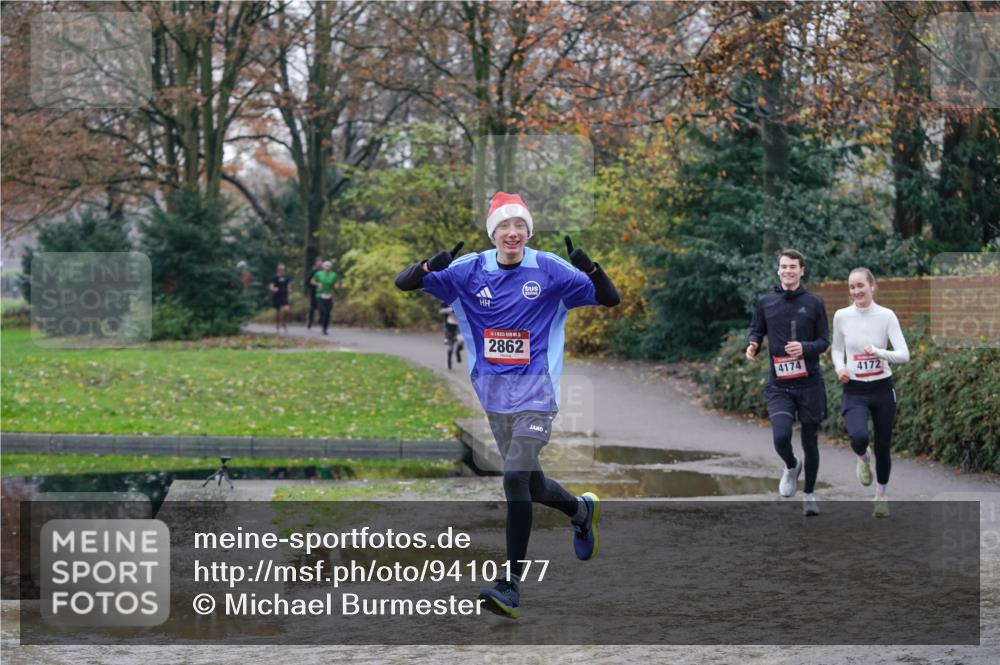 07.12.2025 - St. Pauli X-Mass-Run No. 15 Michael Burmester http://msf.ph/oto/9410177 07.12.2025 11:39:07 Laufen 2862, 4174, 4172 meine-sportfotos.de