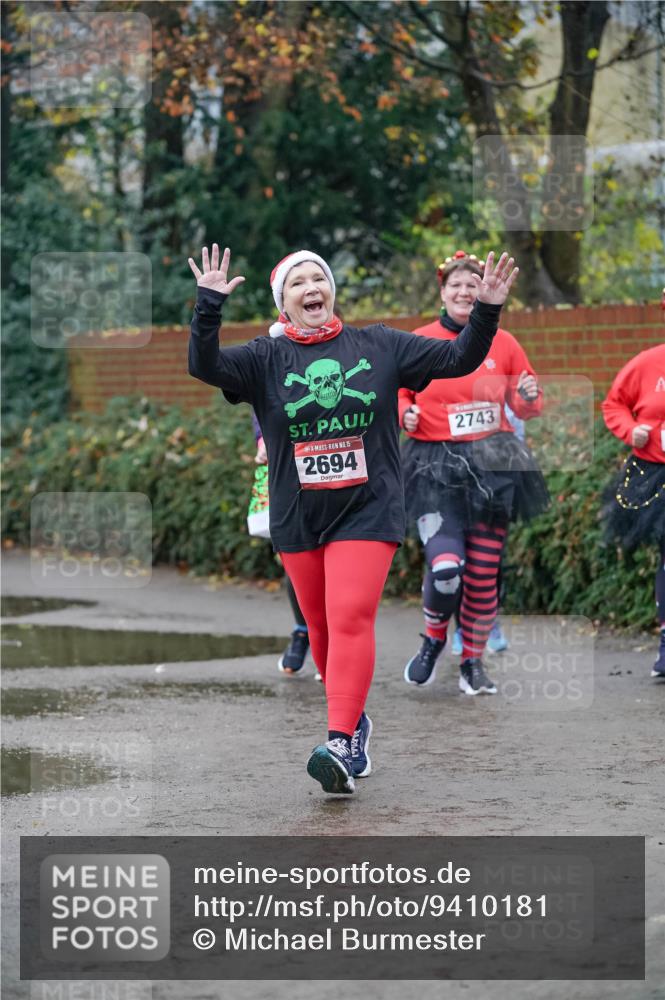 07.12.2025 - St. Pauli X-Mass-Run No. 15 Michael Burmester http://msf.ph/oto/9410181 07.12.2025 09:47:25 Laufen 15, 2694, 2743 meine-sportfotos.de