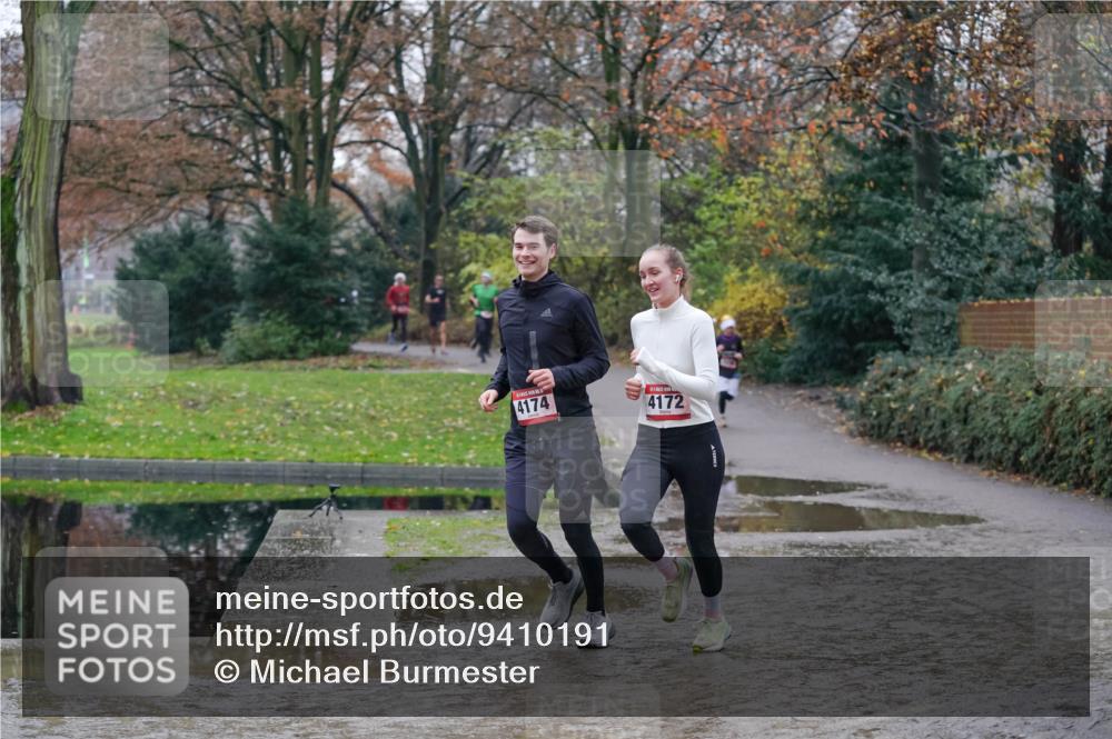 07.12.2025 - St. Pauli X-Mass-Run No. 15 Michael Burmester http://msf.ph/oto/9410191 07.12.2025 11:39:09 Laufen 4174, 4172 meine-sportfotos.de