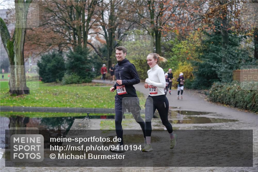 07.12.2025 - St. Pauli X-Mass-Run No. 15 Michael Burmester http://msf.ph/oto/9410194 07.12.2025 11:39:09 Laufen 4174, 4172 meine-sportfotos.de