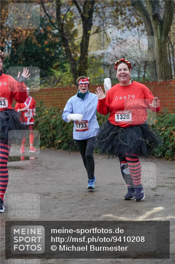 07.12.2025 - St. Pauli X-Mass-Run No. 15 Michael Burmester http://msf.ph/oto/9410208 07.12.2025 09:47:28 Laufen 15, 43, 3015, 2, 1, 5, 1733, 15, 1328 meine-sportfotos.de