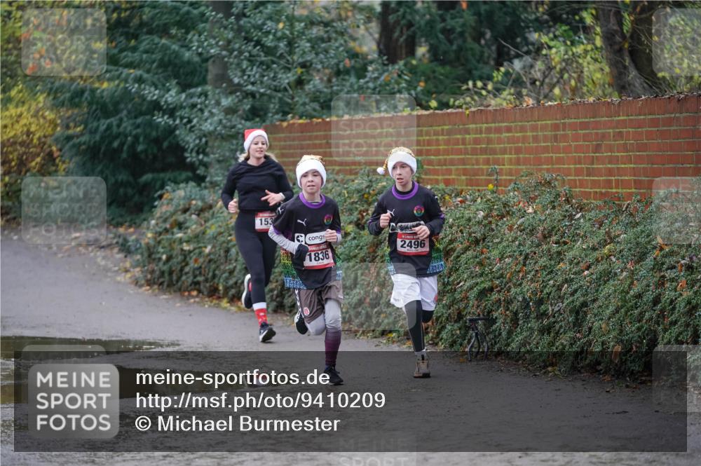 07.12.2025 - St. Pauli X-Mass-Run No. 15 Michael Burmester http://msf.ph/oto/9410209 07.12.2025 11:39:13 Laufen 153, 1836, 2496 meine-sportfotos.de