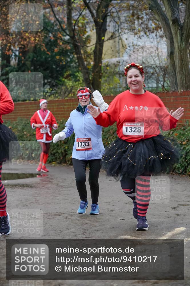 07.12.2025 - St. Pauli X-Mass-Run No. 15 Michael Burmester http://msf.ph/oto/9410217 07.12.2025 09:47:28 Laufen 7, 15, 1733, 5, 1328 meine-sportfotos.de