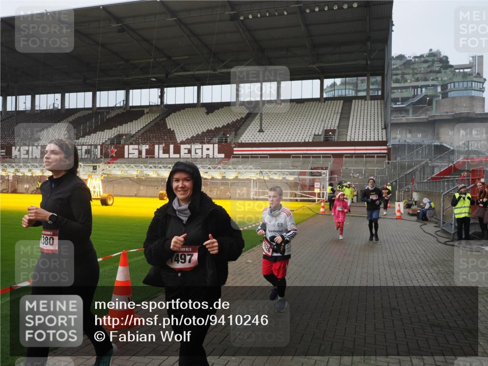 07.12.2025 - St. Pauli X-Mass-Run No. 15 Fabian Wolf http://msf.ph/oto/9410246 07.12.2025 11:10:44 Ziel 29, 30, 31, 49, 122, 134, 745, 1064, 1066, 1380, 1400, 1402, 1584, 1626, 1692, 3124, 3136, 4574 meine-sportfotos.de